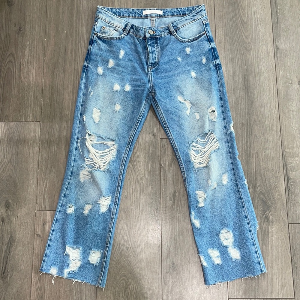 Super distressed relaxed jeans